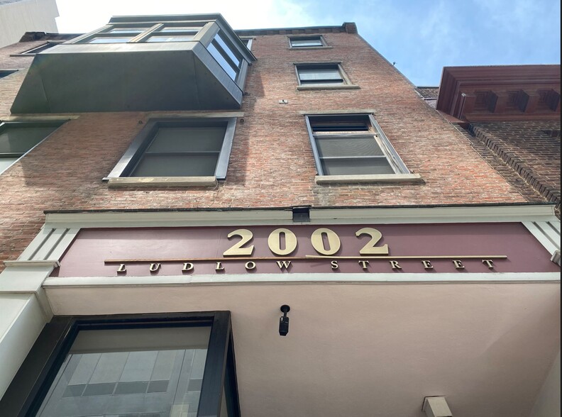 2002 Ludlow St, Philadelphia, PA for lease - Building Photo - Image 1 of 13