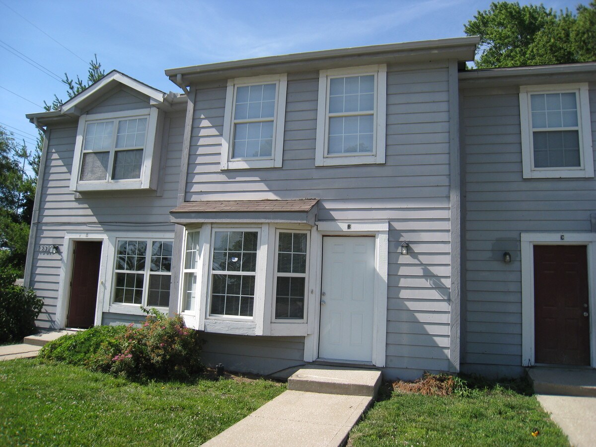 13819 E Access, Grandview, MO 64030