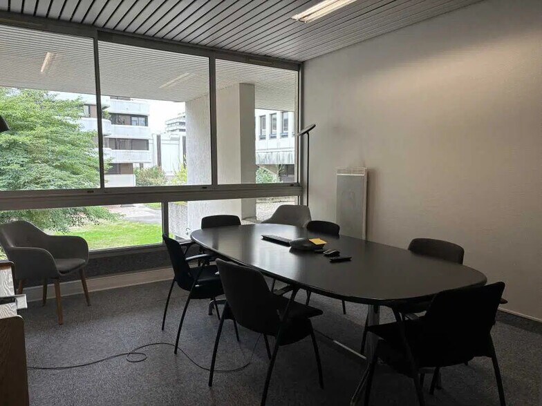 Office in Bordeaux for lease - Interior Photo - Image 3 of 3