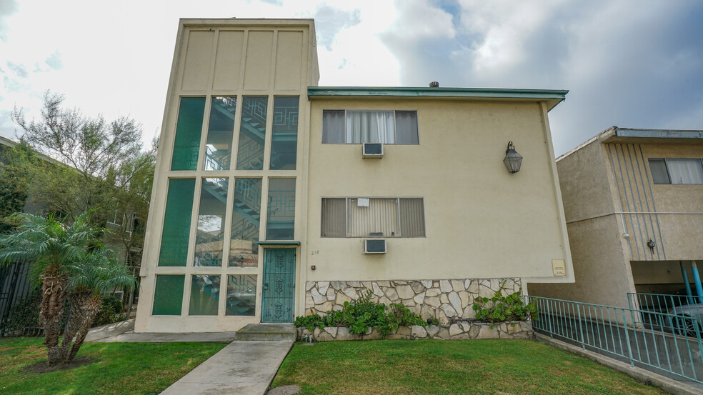 214 E Chevy Chase Dr, Glendale, CA for sale - Building Photo - Image 1 of 9