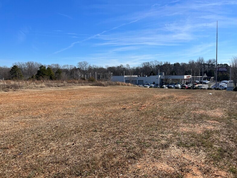 3898 74, Monroe, NC for sale - Primary Photo - Image 1 of 7