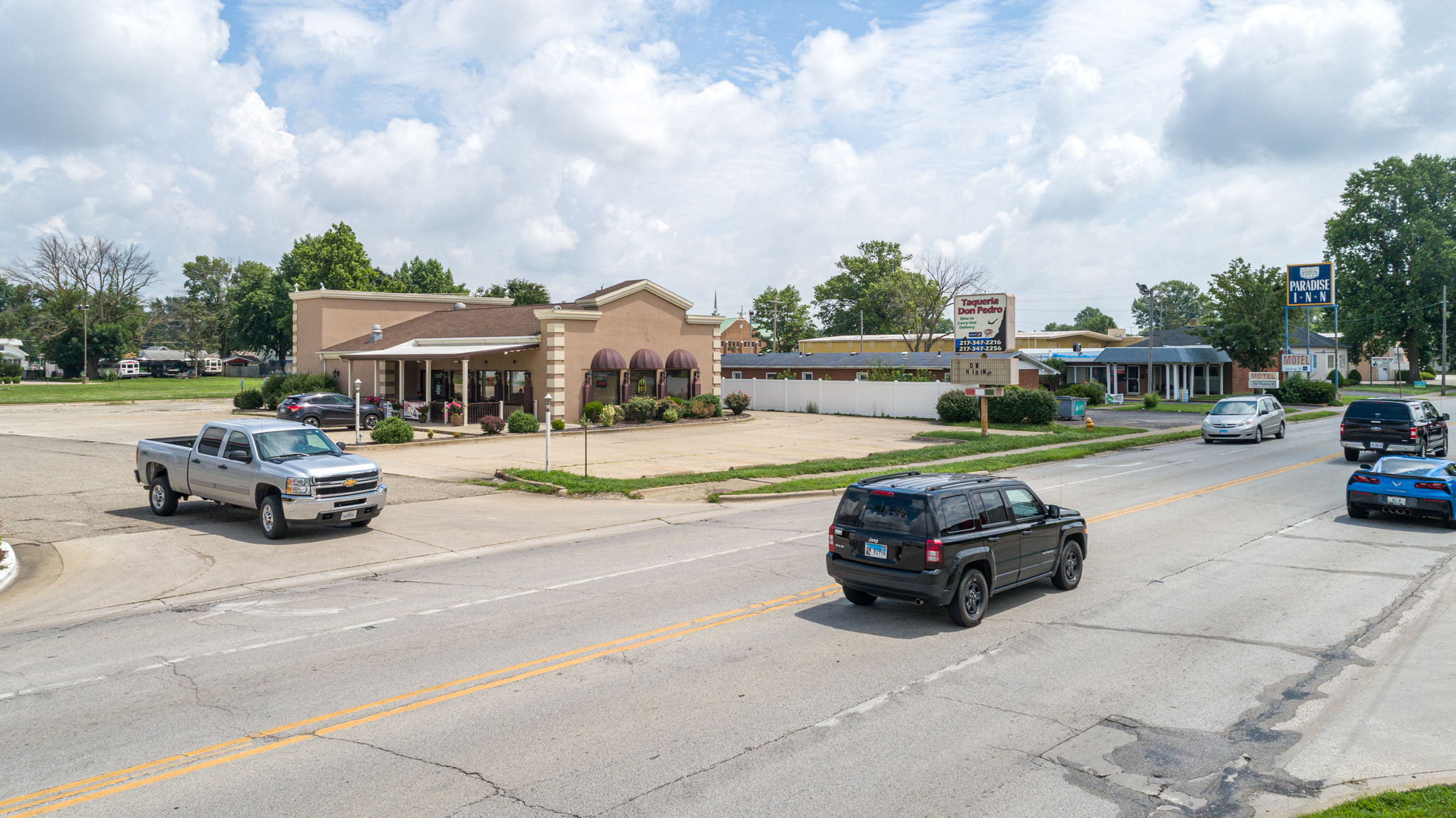 1002 W Fayette Ave, Effingham, IL for sale Building Photo- Image 1 of 1