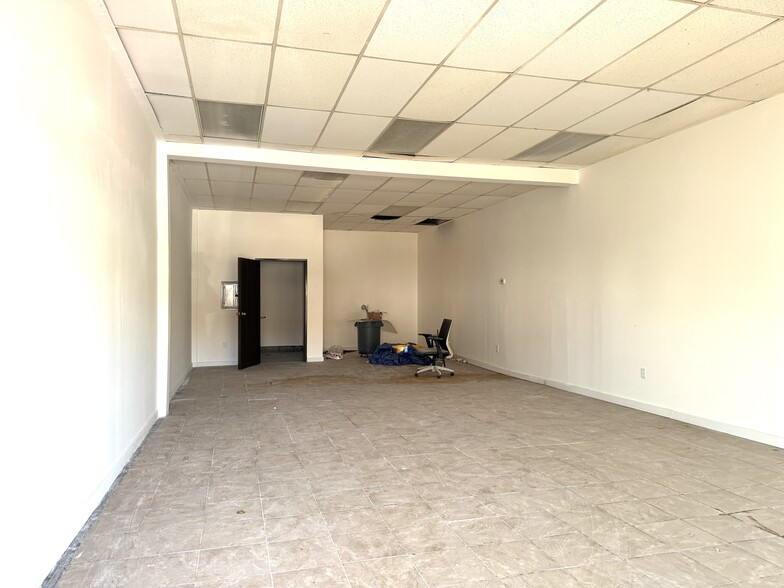 676 W Slauson Ave, Los Angeles, CA for lease - Interior Photo - Image 2 of 6