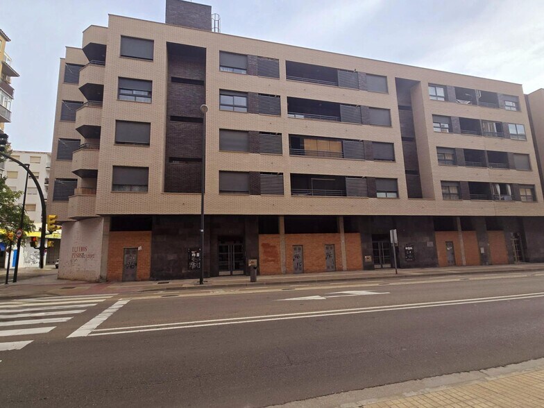 Calle de Miguel Servet, 115, Zaragoza, Zaragoza for lease - Building Photo - Image 1 of 6