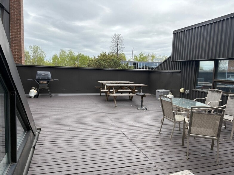 210 Colonnade Rd, Ottawa, ON for lease - Building Photo - Image 3 of 3