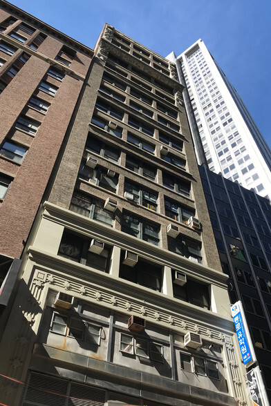 38 W 32nd St, New York, NY for lease - Building Photo - Image 1 of 6