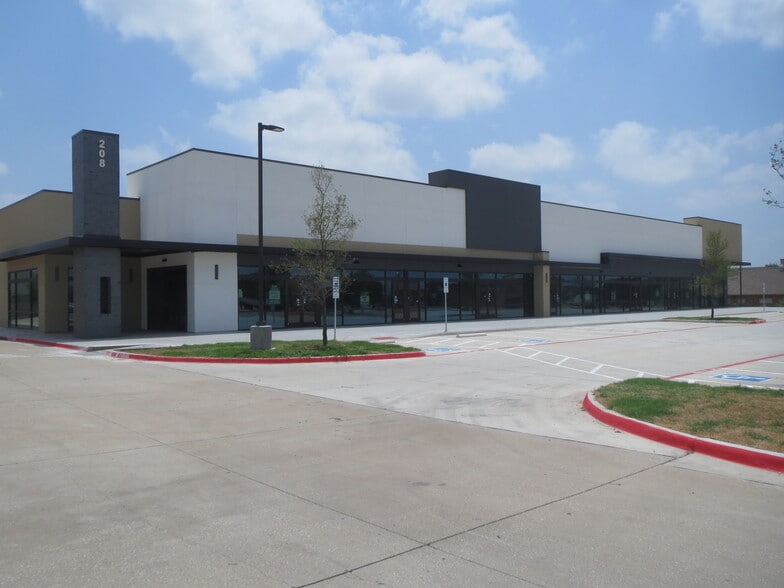 208 W FM 544 Rd, Murphy, TX for lease - Building Photo - Image 1 of 5