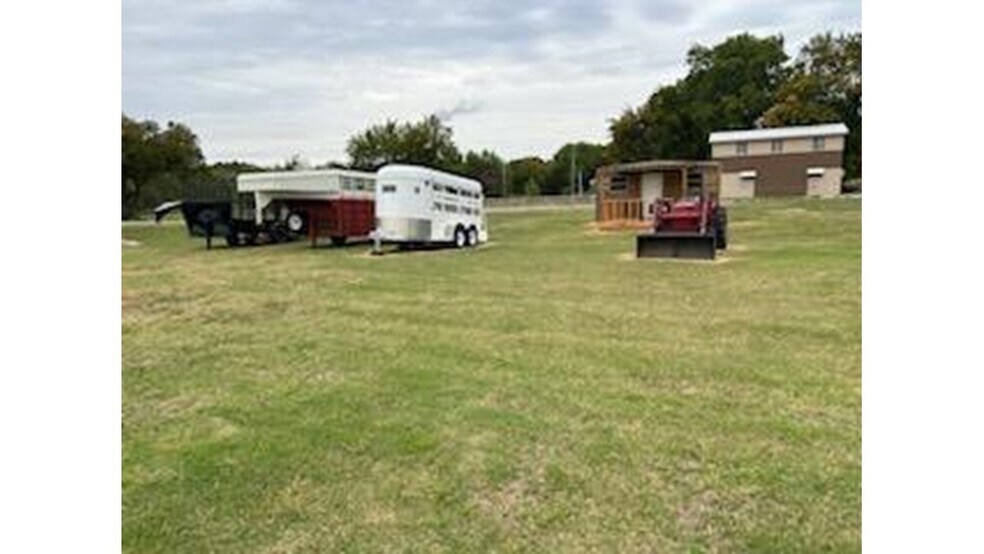 512 1st Street, Waurika, OK 73573 Office for Sale