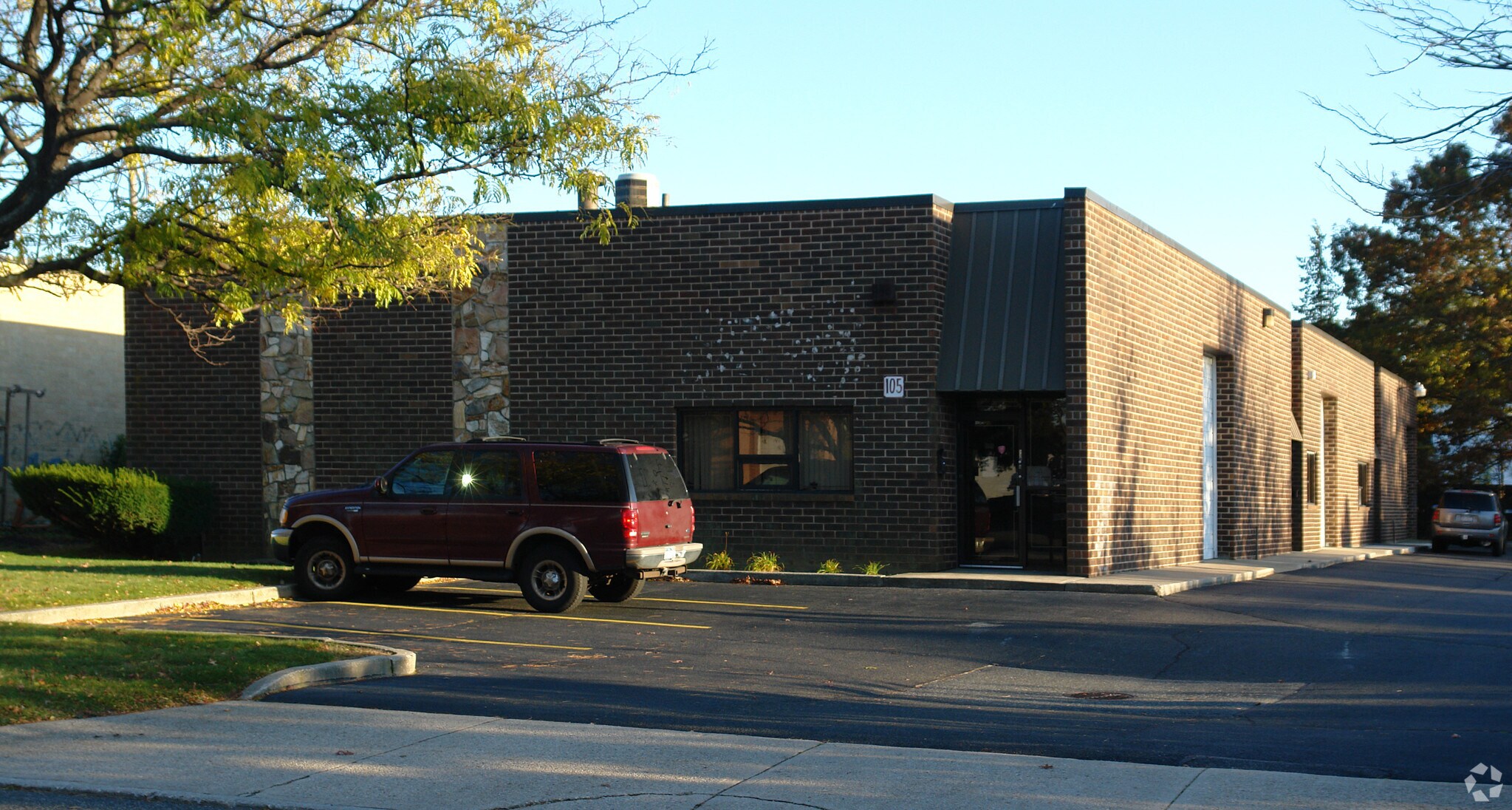 105 Carlough Rd, Bohemia, NY for sale Building Photo- Image 1 of 1