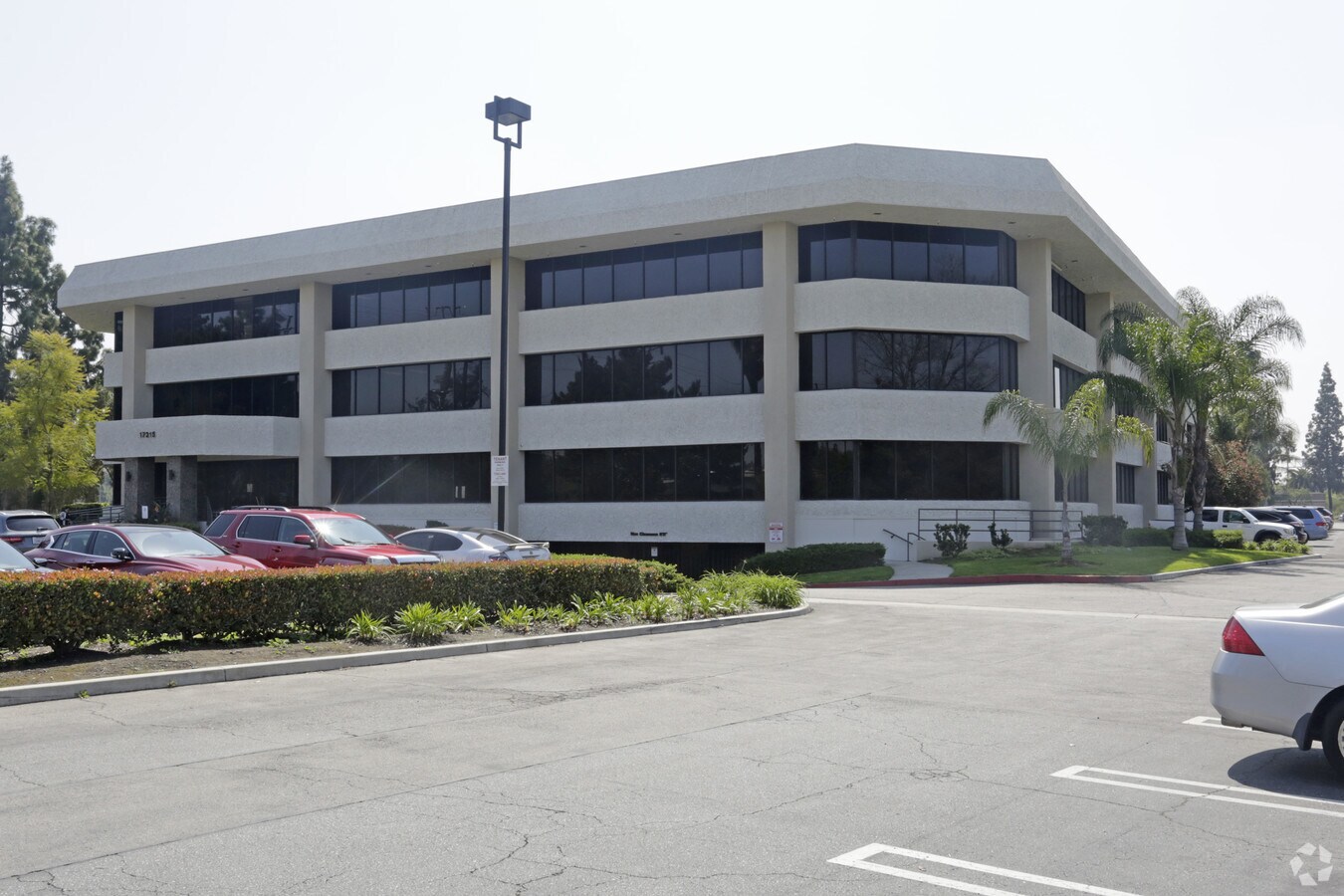 17315 Studebaker Rd, Cerritos, CA 90703 Avanti Business Center