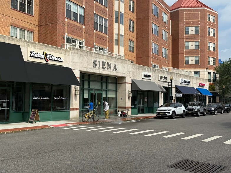 42 Park St, Montclair, NJ for lease - Building Photo - Image 2 of 32