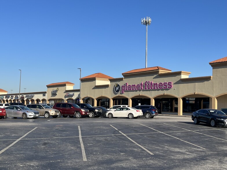 10110-10138 Hammerly Blvd, Houston, TX for lease - Building Photo - Image 2 of 6