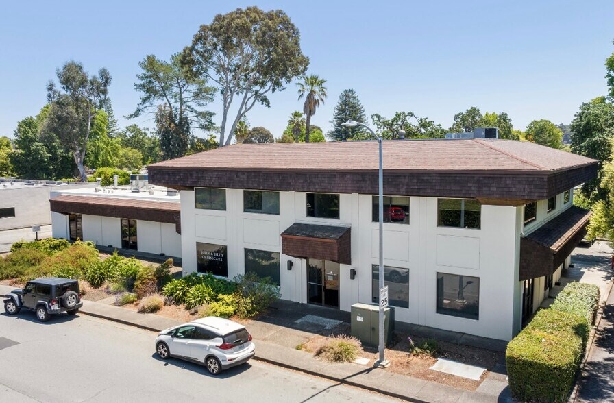 4 Commercial Blvd, Novato, CA for lease - Primary Photo - Image 1 of 33