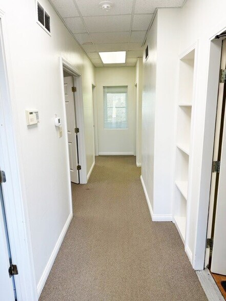 525 Darby Creek Rd, Lexington, KY for lease - Interior Photo - Image 2 of 5