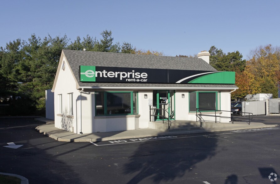 189 Commack Rd, Commack, NY for sale - Building Photo - Image 1 of 1