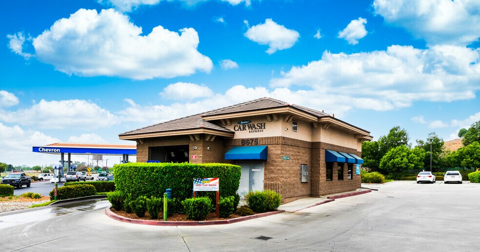 8675 Limonite Ave, Jurupa Valley, CA for sale - Building Photo - Image 2 of 18