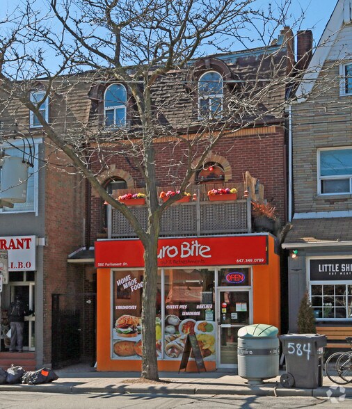 582 Parliament St, Toronto, ON for sale - Primary Photo - Image 1 of 1