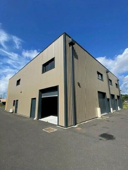 Flex in Audenge for lease - Building Photo - Image 3 of 5