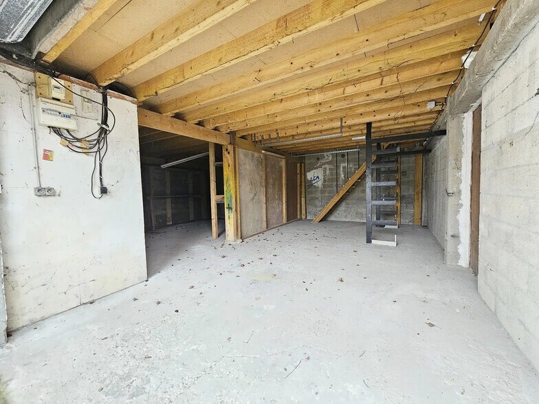 Flex in Champigny-sur-Marne for sale - Building Photo - Image 2 of 11