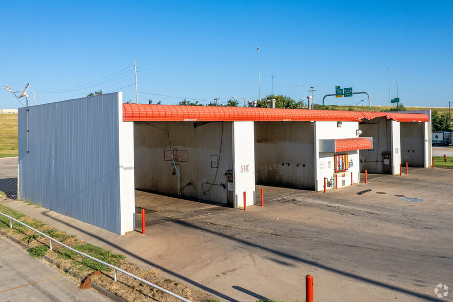 2926 NE 63rd St, Oklahoma City, OK for sale - Building Photo - Image 3 of 6