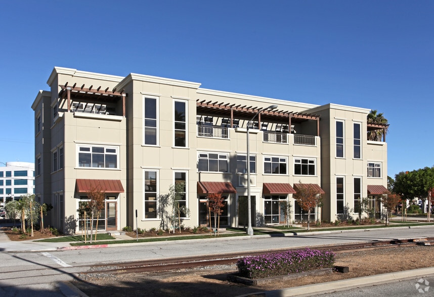 1108 Sartori Ave, Torrance, CA for sale - Primary Photo - Image 1 of 25