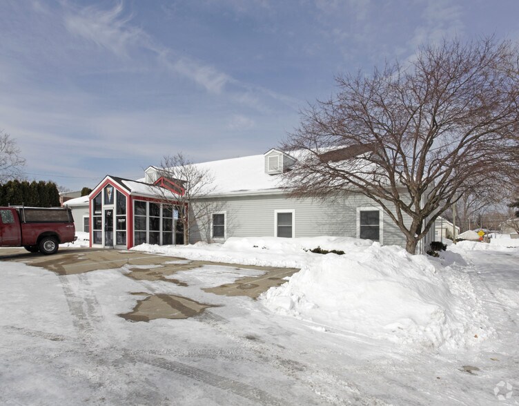 627 E 11 Mile Rd, Royal Oak, MI for sale - Primary Photo - Image 1 of 1