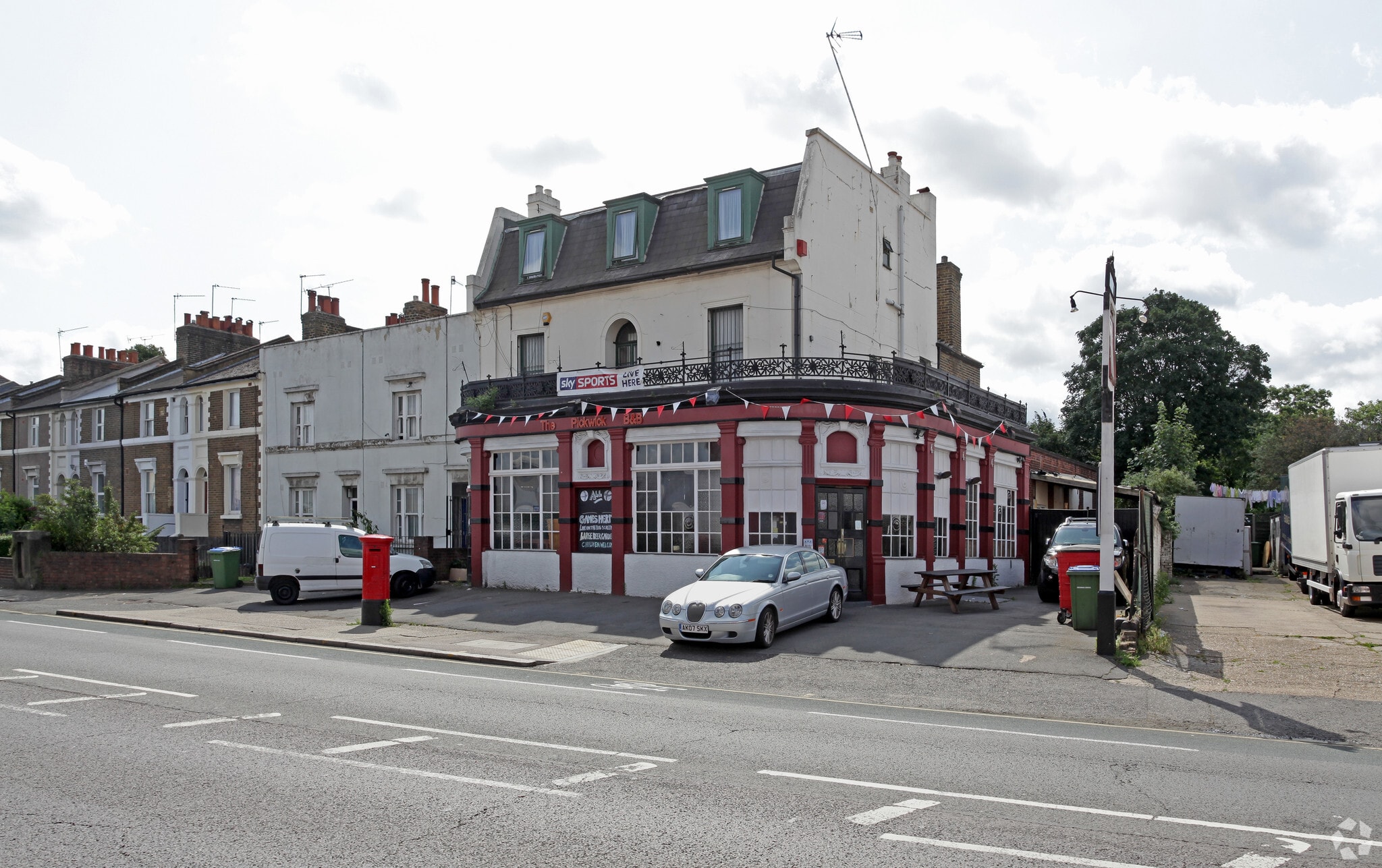 246 Woolwich Rd, London for sale Primary Photo- Image 1 of 1