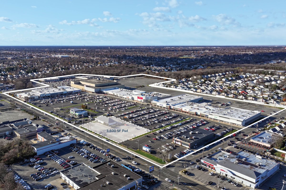 825-895 W Montauk Hwy, West Babylon, NY for lease Building Photo- Image 1 of 9