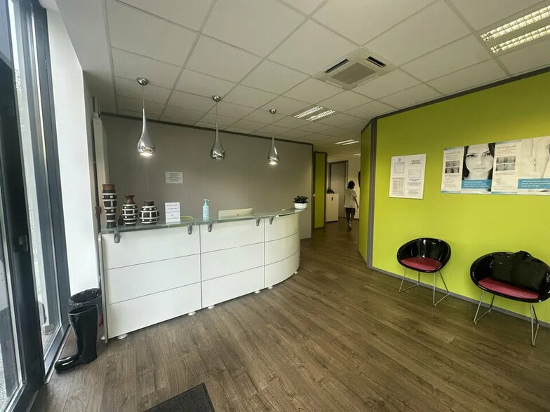 Retail in Strasbourg for lease - Building Photo - Image 3 of 8