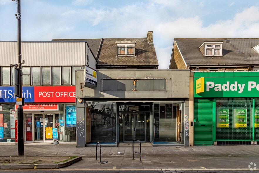 127-127A High St N, London for sale - Primary Photo - Image 1 of 1