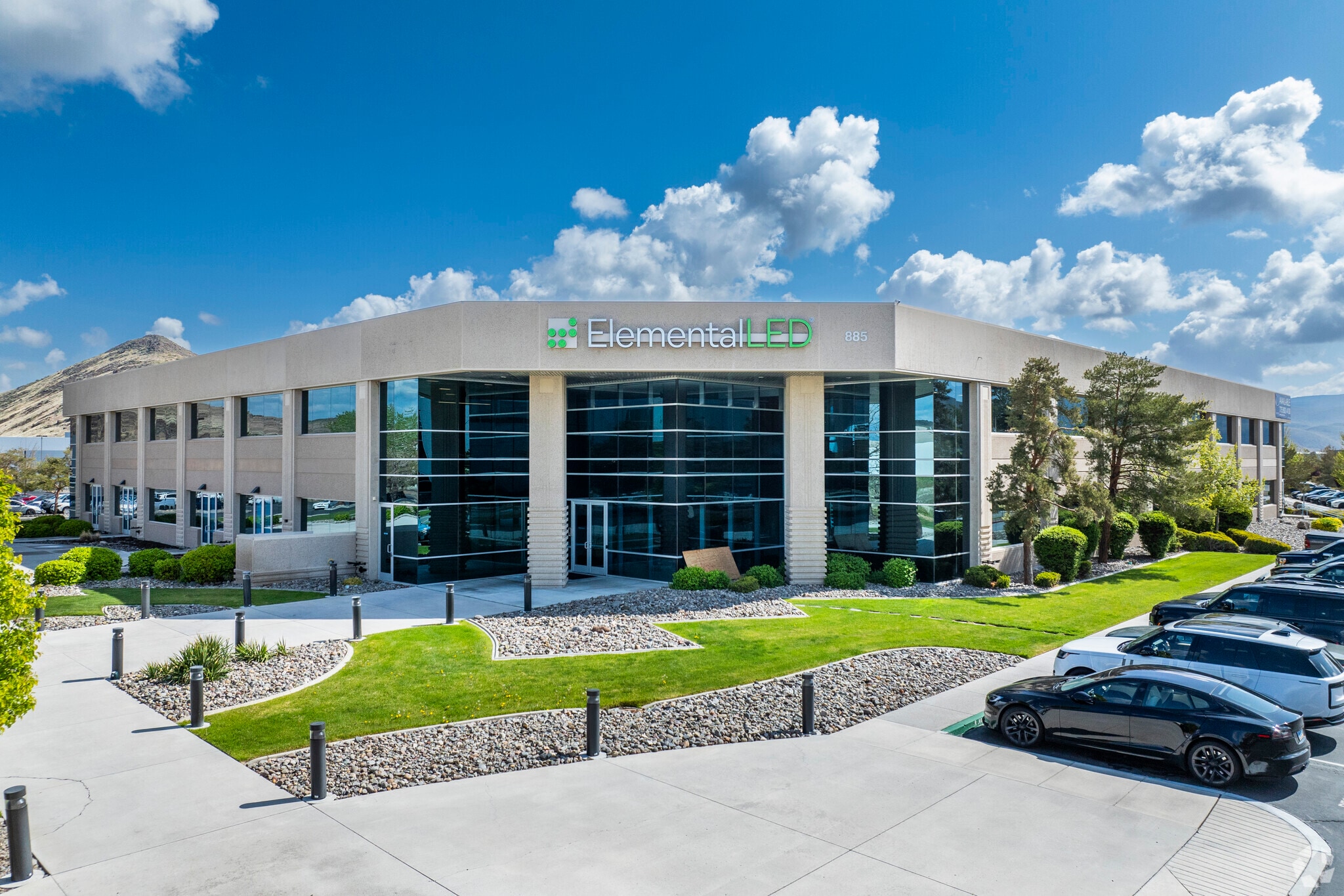 885 Trademark Dr, Reno, NV for lease Primary Photo- Image 1 of 7
