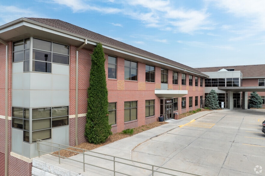 7001 A St, Lincoln, NE for lease - Building Photo - Image 3 of 5