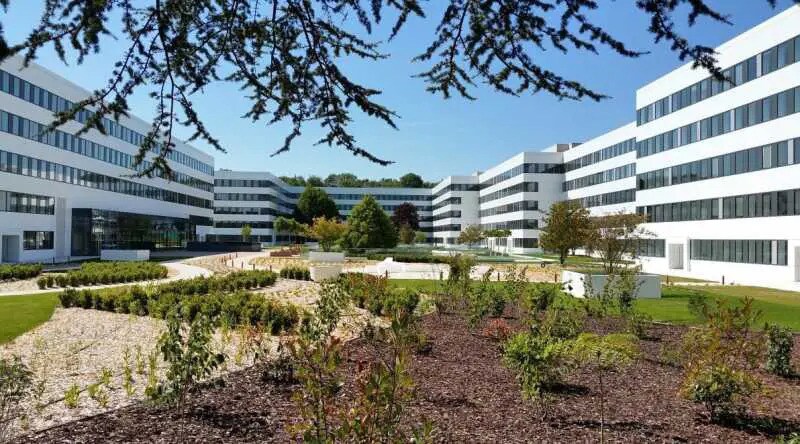 Office in Le Plessis-Robinson for lease - Building Photo - Image 3 of 10