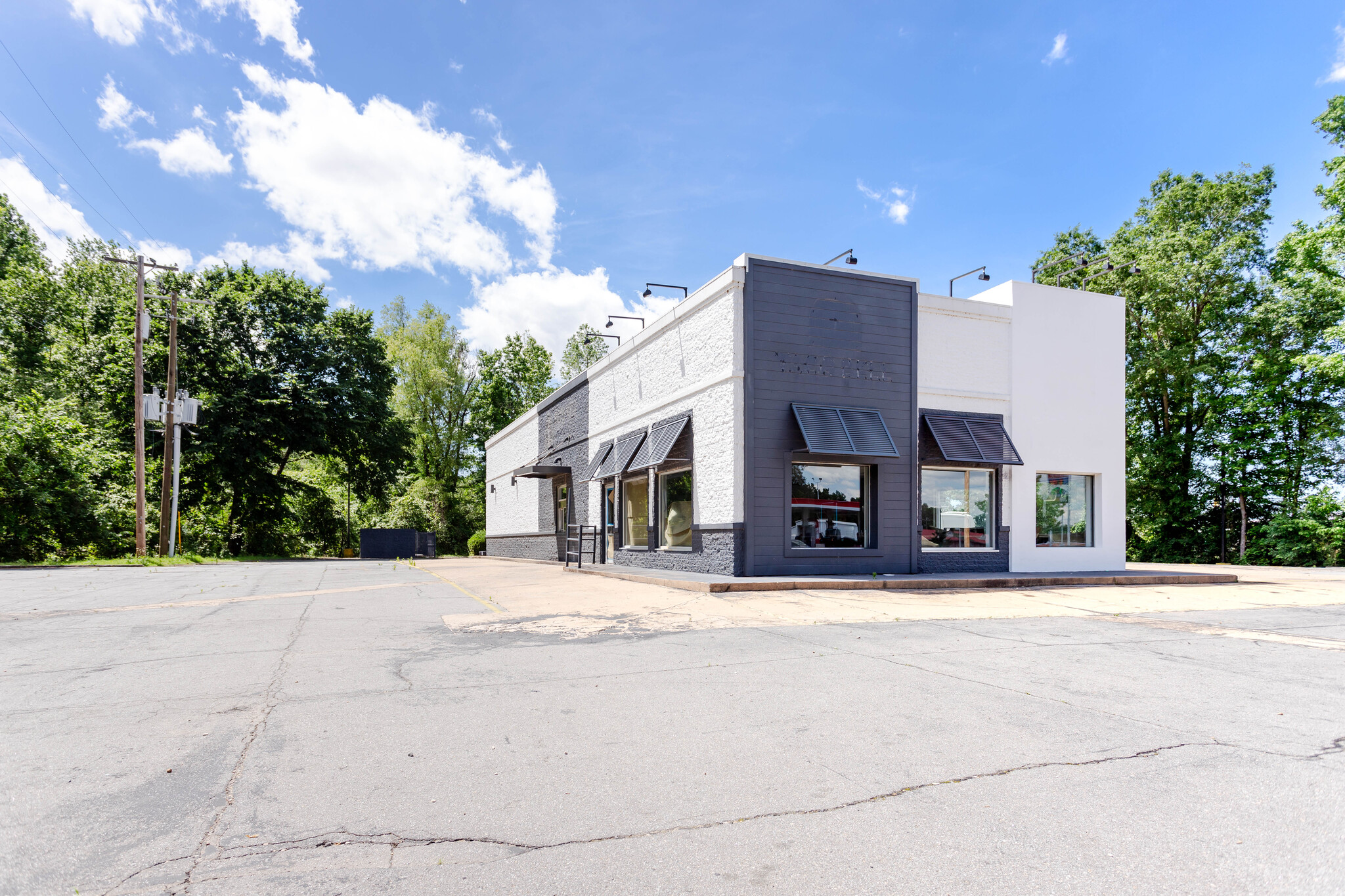 1690 N Center St, Lonoke, AR for lease Building Photo- Image 1 of 7