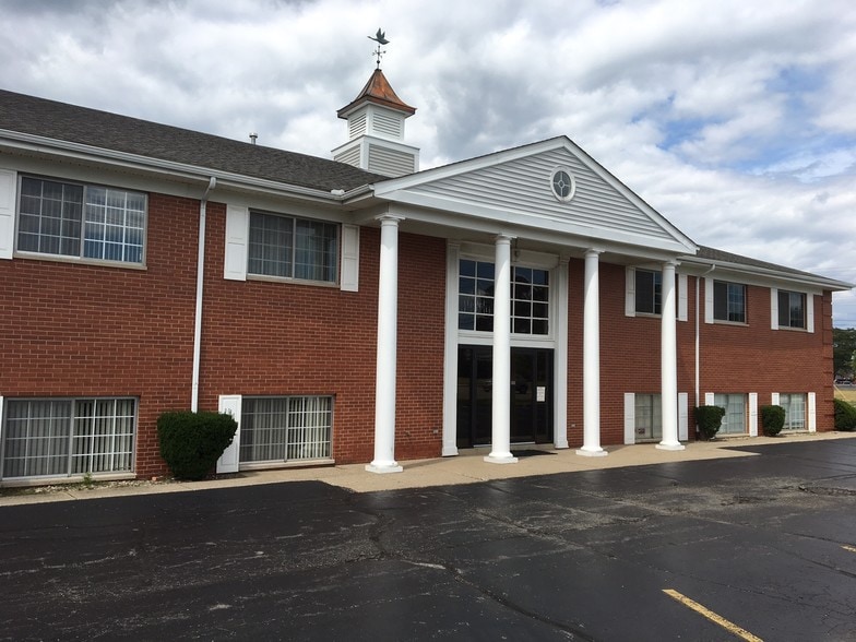 2820 W Maple Rd, Troy, MI for lease - Building Photo - Image 1 of 27