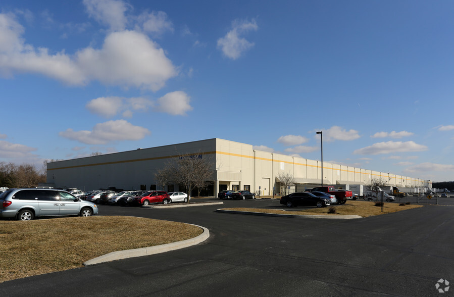 1400 Aip Dr, Middletown, PA for lease - Building Photo - Image 1 of 3