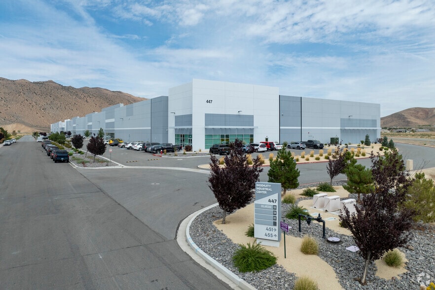 447 Ingenuity Ave, Sparks, NV for lease - Building Photo - Image 2 of 9