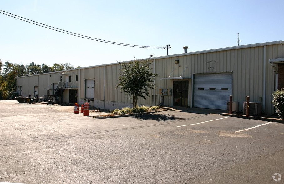 297 Industrial Park Dr, Lawrenceville, GA for lease - Building Photo - Image 3 of 43