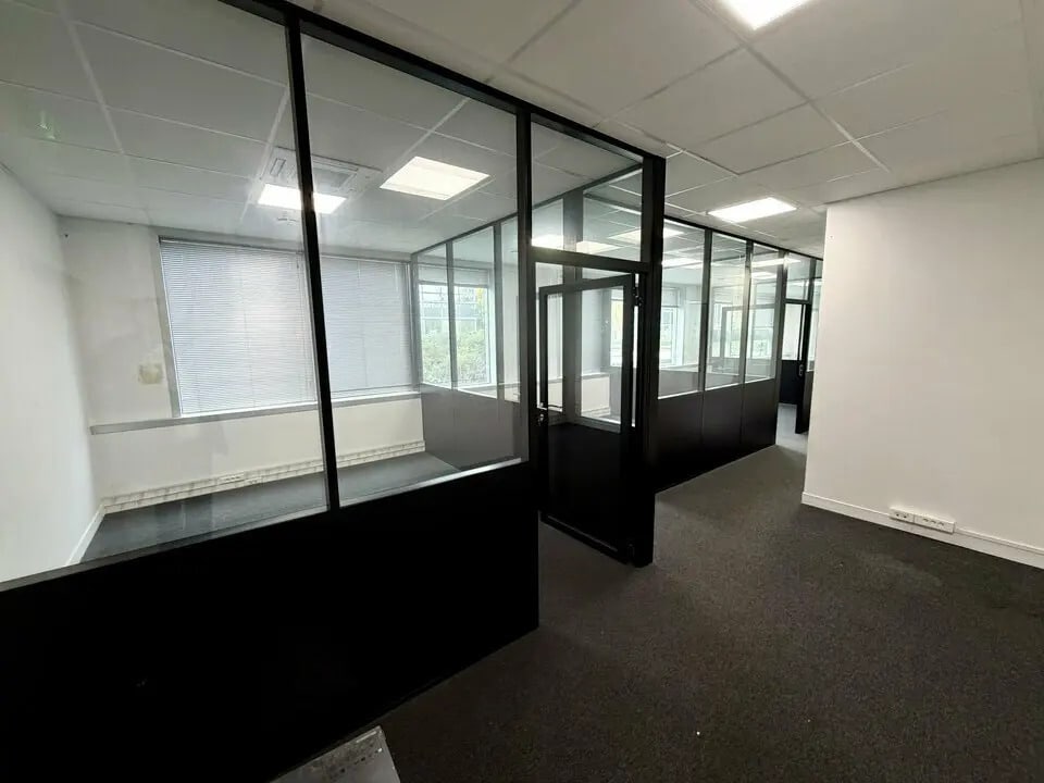 Office in Villepinte for sale Interior Photo- Image 1 of 7