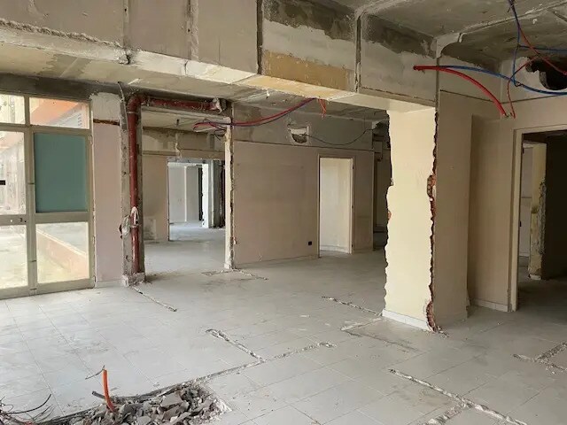 Office in Hyères for sale - Interior Photo - Image 1 of 12