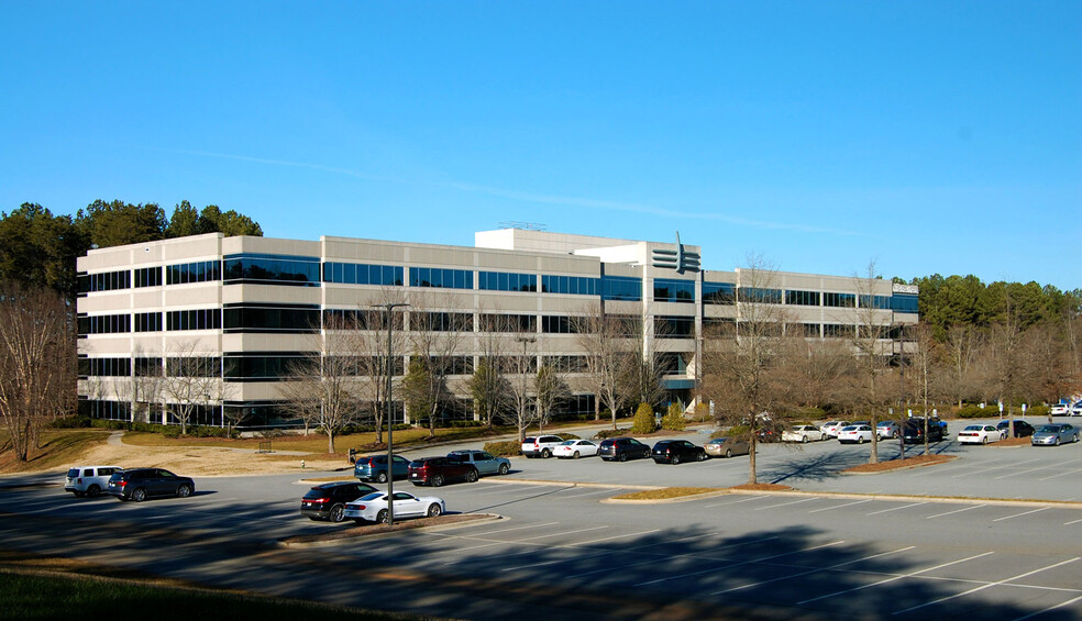 3803 N Elm St, Greensboro, NC for lease - Building Photo - Image 3 of 8