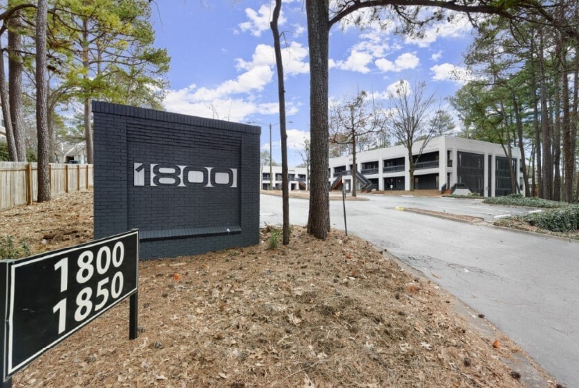 Office in Smyrna, GA for sale - Building Photo - Image 1 of 1