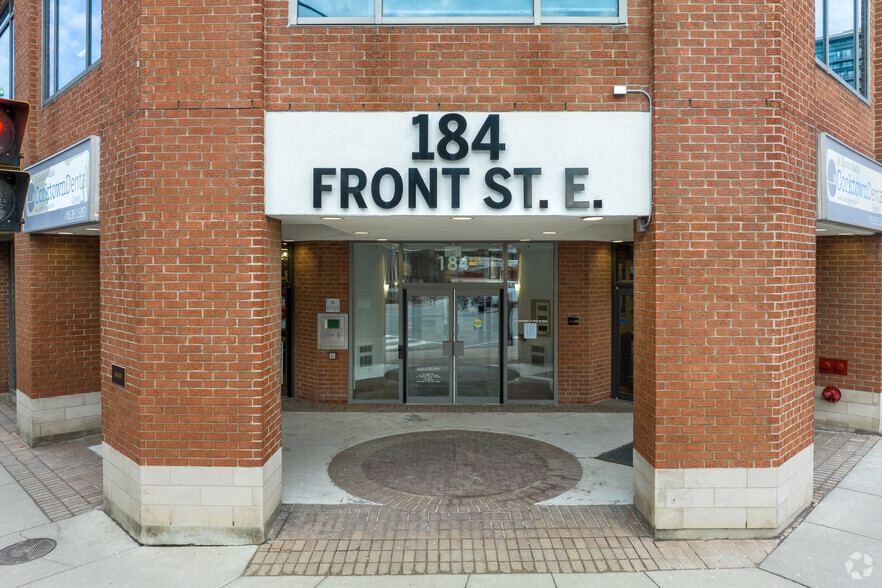 184 Front St E, Toronto, ON for lease - Building Photo - Image 3 of 5