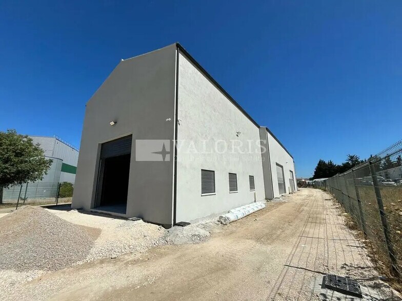 Flex in Rognac for lease - Building Photo - Image 1 of 9