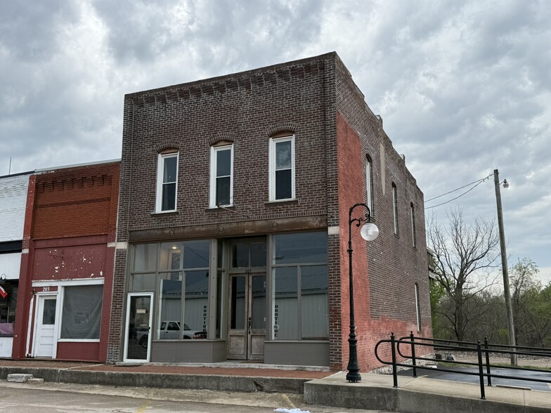 207 W Main St, Ash Grove, MO for sale - Primary Photo - Image 1 of 14