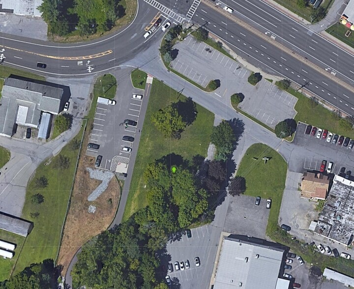 8 Patrick Ln, Poughkeepsie, NY for lease - Primary Photo - Image 1 of 1