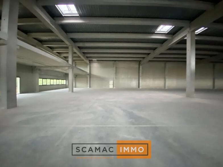 Flex in La Ciotat for lease - Building Photo - Image 2 of 4