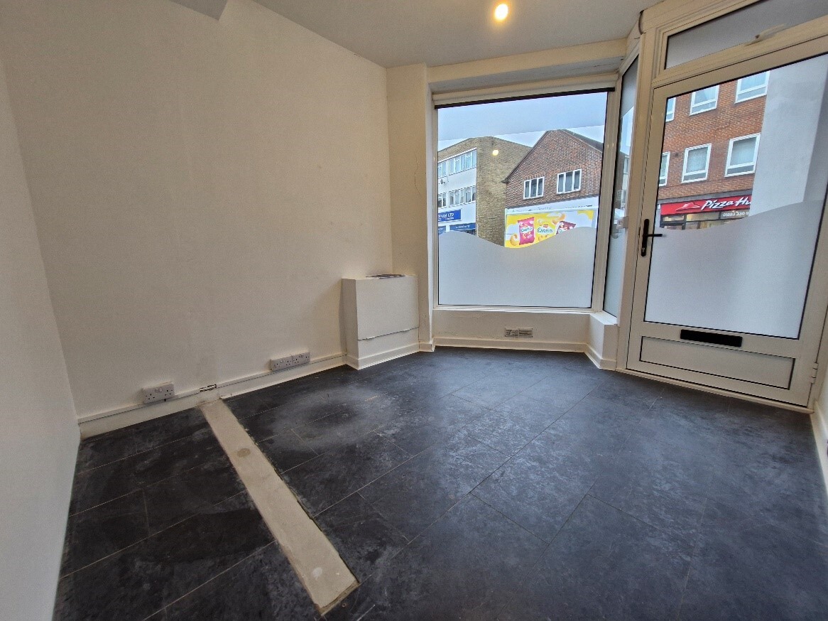 55-57 High St, Caterham for lease Interior Photo- Image 1 of 2