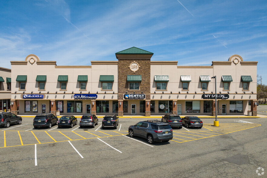 195 Route 46, Totowa, NJ for lease - Building Photo - Image 3 of 11