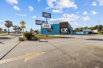 3350 Tyrone Blvd N, Saint Petersburg, FL for lease Building Photo- Image 1 of 11